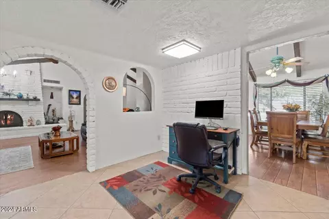 Entry Way - 2889 E Tremaine Ave, Gilbert, AZ 85234 photo 3 of 5