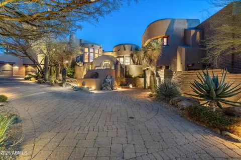 9839 E Madera Dr E, Scottsdale, AZ 85262