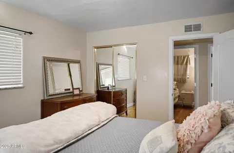 Bedroom - 3199 Larson Loop, Forest Lakes, AZ 85931 photo 3 of 4