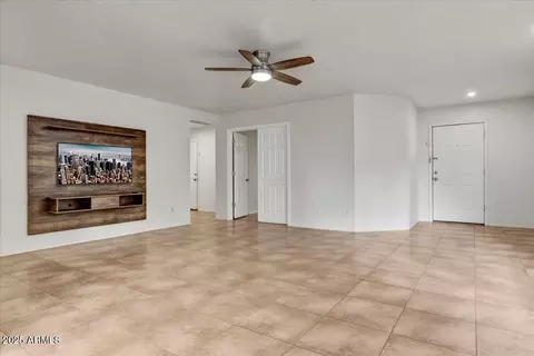 4111 E Tether Trl, Phoenix, AZ 85050 photo 15