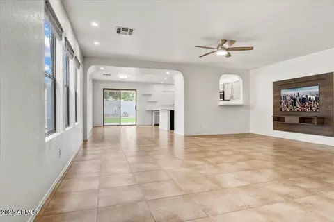 4111 E Tether Trl, Phoenix, AZ 85050 photo 9