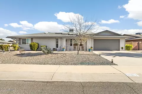 17027 N 95th Dr, Sun City, AZ 85373