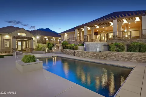 6270 E Bryerly Dr, Hereford, AZ 85615