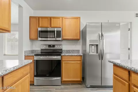 Kitchen - 3552 E Claxton Ave, Gilbert, AZ 85297 photo 3 of 4