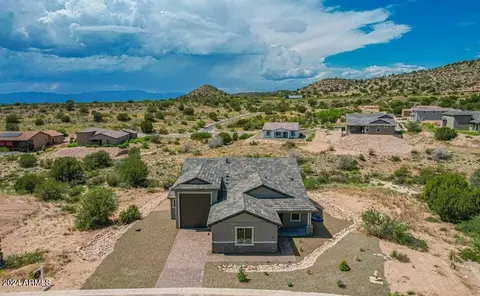6090 N Stratford Ct, Rimrock, AZ 86335