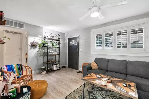 2087 E 10th St, Tempe, AZ 85281