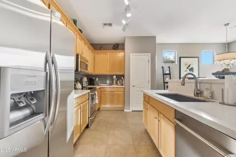 4364 E Selena Dr, Phoenix, AZ 85050 photo 4