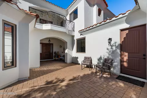 Exterior - 146 E Claremont St, Phoenix, AZ 85012 photo 3 of 6