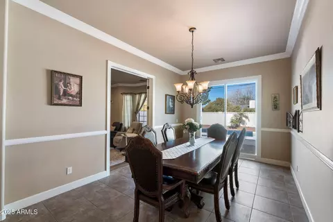 Dining - 146 E Claremont St, Phoenix, AZ 85012 photo 2 of 2
