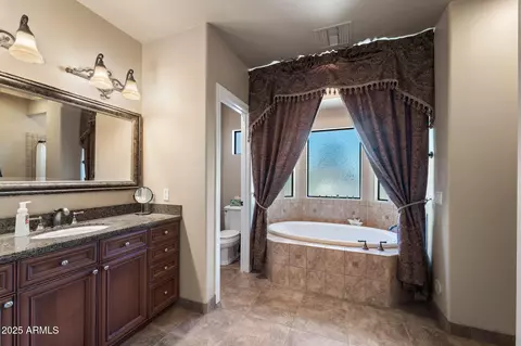 Bath - 146 E Claremont St, Phoenix, AZ 85012 photo 1 of 3