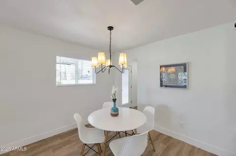 Dining - 1915 E Hidalgo Ave, Phoenix, AZ 85040 photo 1 of 1