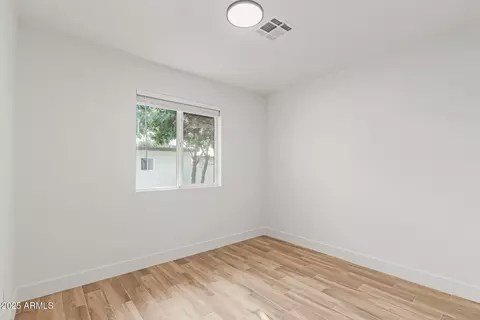 Bedroom - 1915 E Hidalgo Ave, Phoenix, AZ 85040 photo 4 of 7