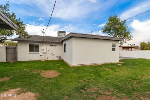 Exterior - 1915 E Hidalgo Ave, Phoenix, AZ 85040 photo 5 of 6