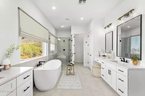 Bath - 39015 N 6th Dr, Phoenix, AZ 85086 photo 1 of 4