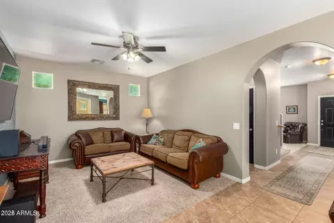 875 S Brewer Dr, Gilbert, AZ 85296 photo 9