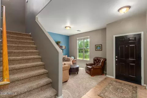 875 S Brewer Dr, Gilbert, AZ 85296 photo 3