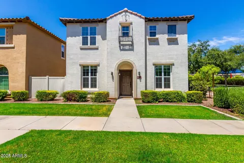 875 S Brewer Dr, Gilbert, AZ 85296