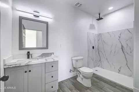 Bath - 205 E Jackson Ave, Buckeye, AZ 85326 photo 1 of 2