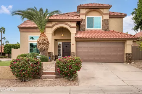3247 E Silverwood Dr, Phoenix, AZ 85048