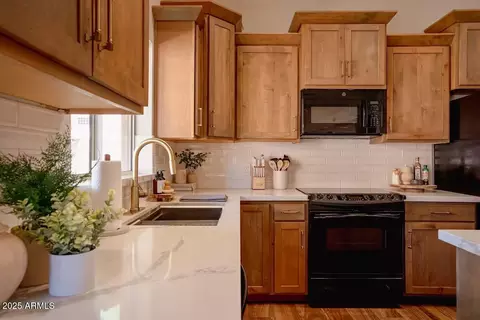 2920 E Fox St, Mesa, AZ 85213