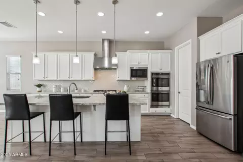 Kitchen - 3045 E Bloomfield Pkwy, Gilbert, AZ 85296 photo 2 of 5