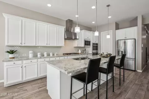 Kitchen - 3045 E Bloomfield Pkwy, Gilbert, AZ 85296 photo 3 of 5