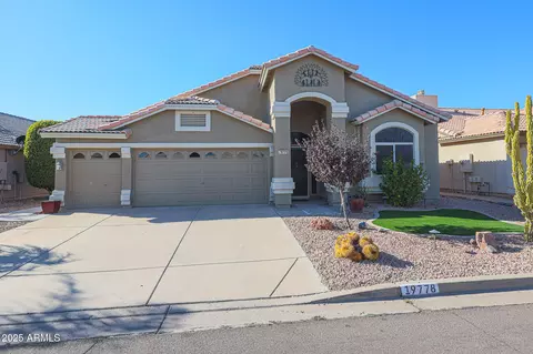 19778 N Coyote Lakes Pkwy, Surprise, AZ 85378