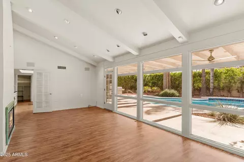 111 E Linger Ln, Phoenix, AZ 85020 photo 10