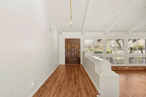 111 E Linger Ln, Phoenix, AZ 85020 photo 3