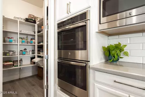 Kitchen - 3146 E Sagebrush St, Gilbert, AZ 85296 photo 4 of 5