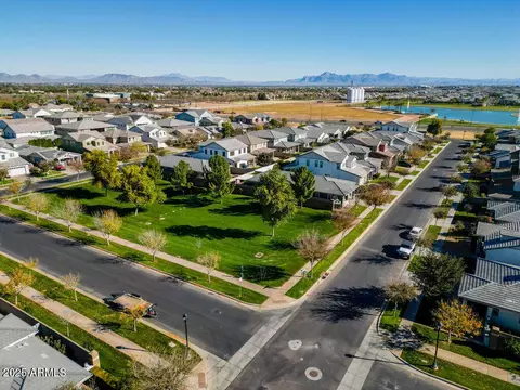 View/Area - 3146 E Sagebrush St, Gilbert, AZ 85296 photo 4 of 6
