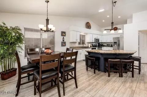 2523 E Taro Ln, Phoenix, AZ 85050 photo 7