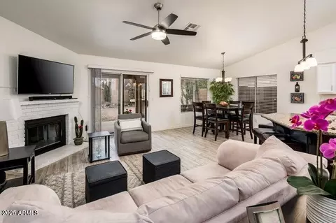 2523 E Taro Ln, Phoenix, AZ 85050 photo 5