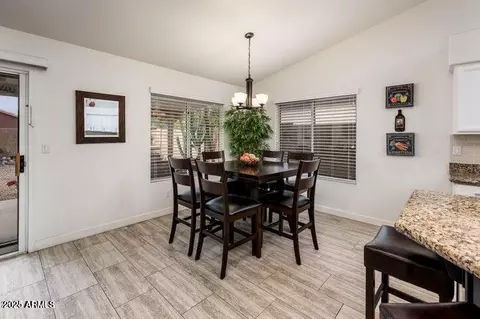 2523 E Taro Ln, Phoenix, AZ 85050 photo 6