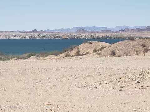 1601 Sailing Hawks Dr #14, Lake Havasu City, AZ 86404