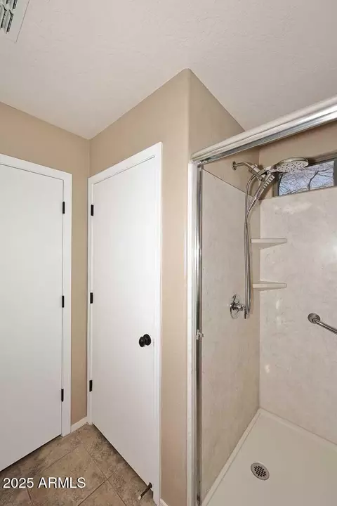 Bath - 6808 S 36th Dr, Phoenix, AZ 85041 photo 4 of 4