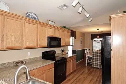 Kitchen - 6808 S 36th Dr, Phoenix, AZ 85041 photo 2 of 3