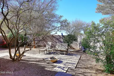 Exterior - 6808 S 36th Dr, Phoenix, AZ 85041 photo 5 of 9
