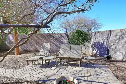 Exterior - 6808 S 36th Dr, Phoenix, AZ 85041 photo 6 of 9