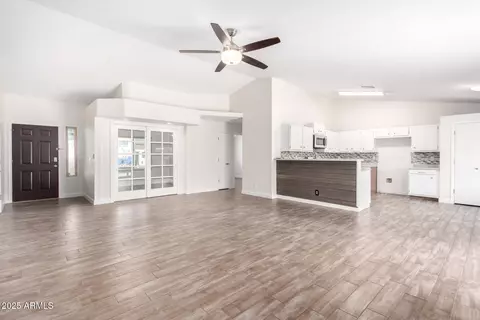 2047 E Devon Rd, Gilbert, AZ 85296 photo 4