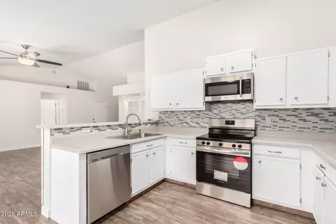 2047 E Devon Rd, Gilbert, AZ 85296 photo 10