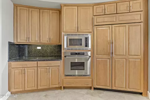 Kitchen - 2211 E Camelback Rd #201, Phoenix, AZ 85016 photo 3 of 3