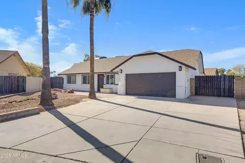 1104 N Oak Ct, Gilbert, AZ 85233 photo 2