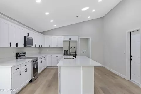 1104 N Oak Ct, Gilbert, AZ 85233 photo 9