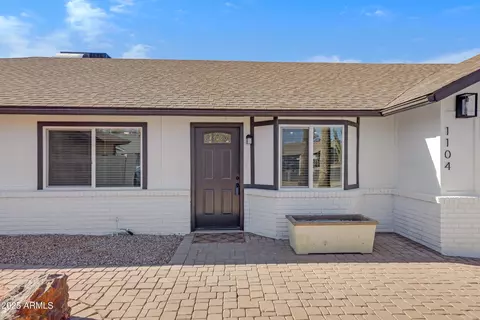 1104 N Oak Ct, Gilbert, AZ 85233 photo 3