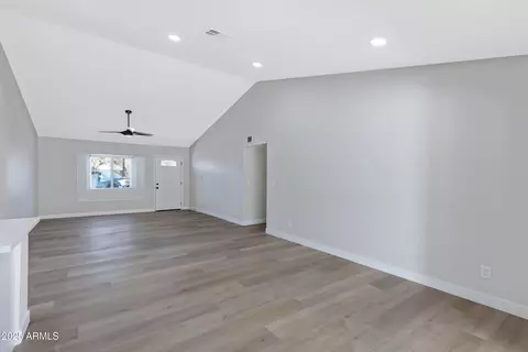 1104 N Oak Ct, Gilbert, AZ 85233 photo 4