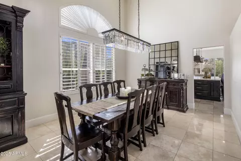 Dining - 7040 N 1st Ave, Phoenix, AZ 85021 photo 2 of 3