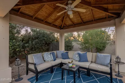 Exterior - 7040 N 1st Ave, Phoenix, AZ 85021 photo 6 of 12