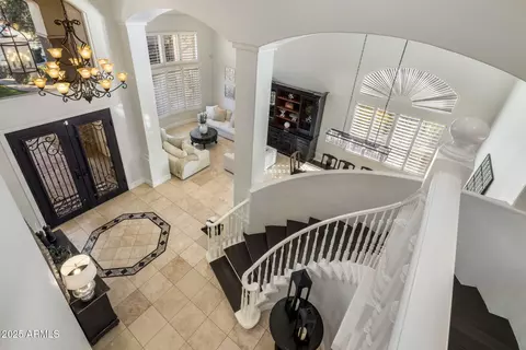Entry Way - 7040 N 1st Ave, Phoenix, AZ 85021 photo 2 of 3