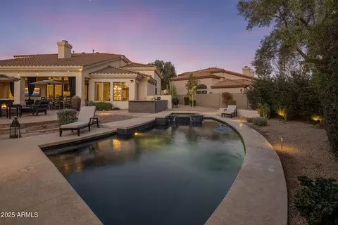 Exterior - 7040 N 1st Ave, Phoenix, AZ 85021 photo 7 of 12